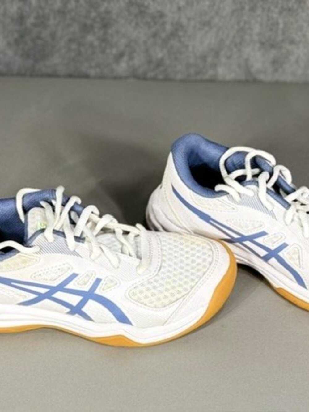 Asics Girl's UPCOURT 5 White & Denim Blue Volleyball Shoes Size 2